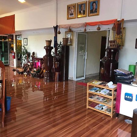 Manel Guesthouse And Restaurant Sen Monourom Bagian luar foto