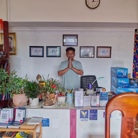 Manel Guesthouse And Restaurant Sen Monourom Bagian luar foto