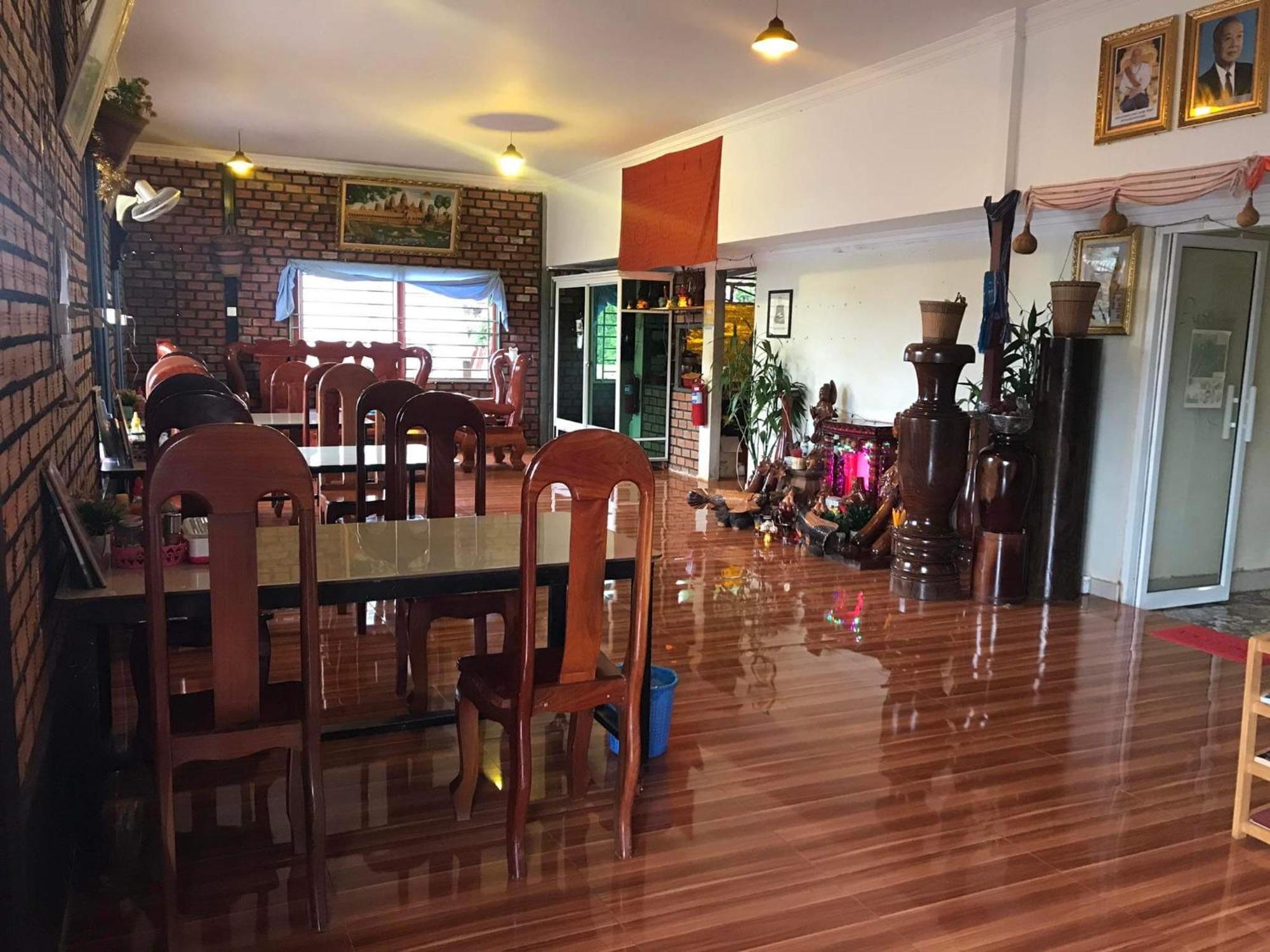Manel Guesthouse And Restaurant Sen Monourom Bagian luar foto