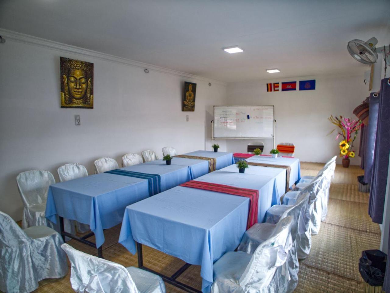 Manel Guesthouse And Restaurant Sen Monourom Bagian luar foto
