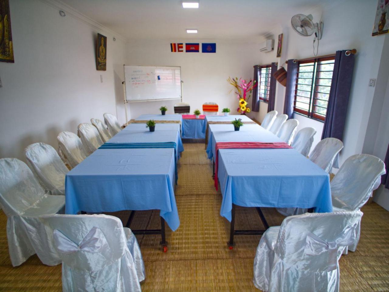 Manel Guesthouse And Restaurant Sen Monourom Bagian luar foto