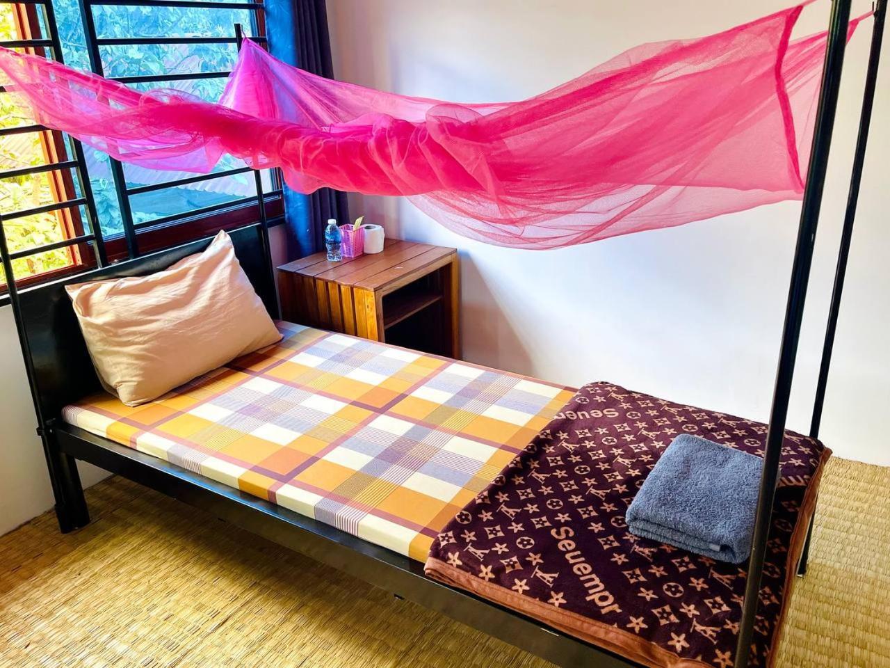 Manel Guesthouse And Restaurant Sen Monourom Bagian luar foto