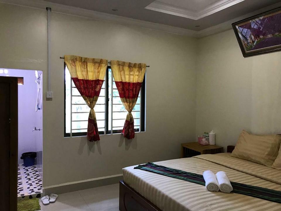 Manel Guesthouse And Restaurant Sen Monourom Bagian luar foto