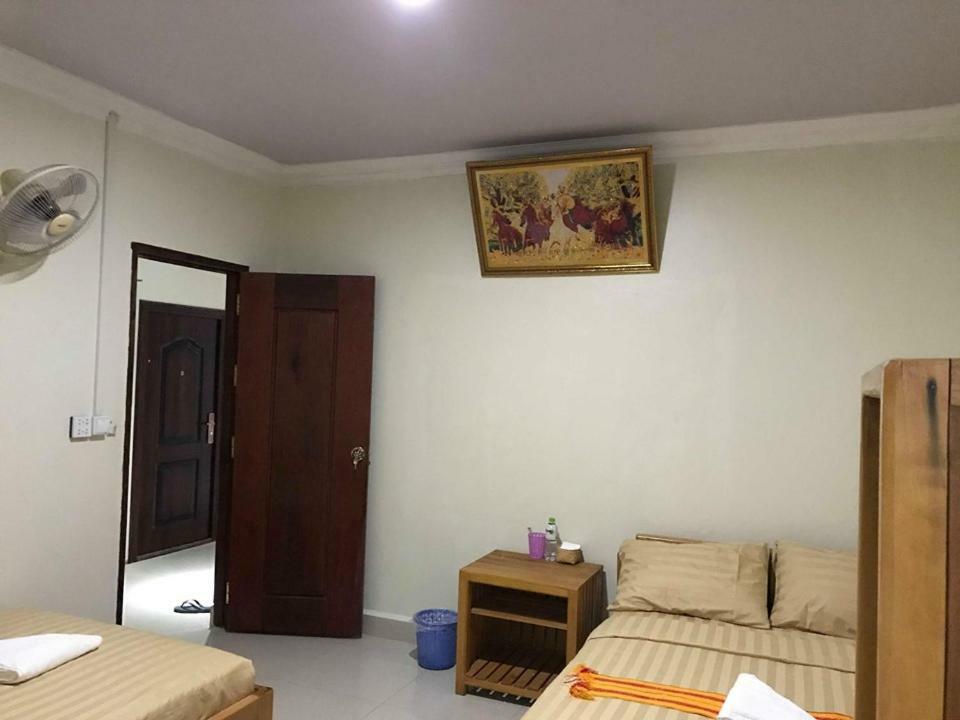 Manel Guesthouse And Restaurant Sen Monourom Bagian luar foto